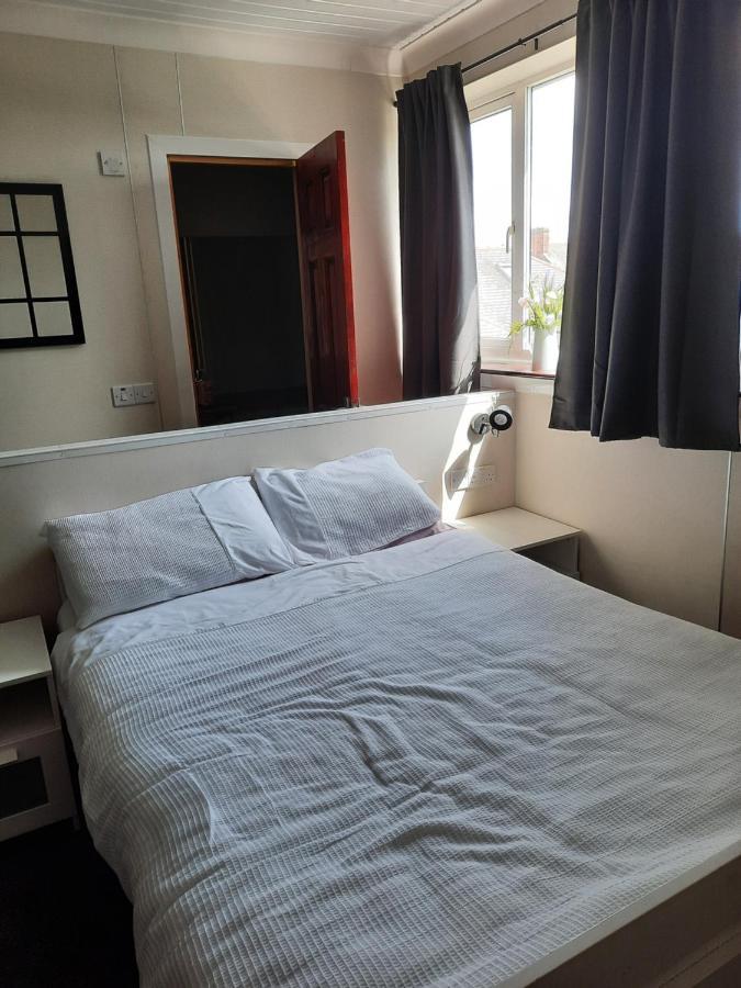 The Townhouse Accommodation Dumfries Eksteriør billede